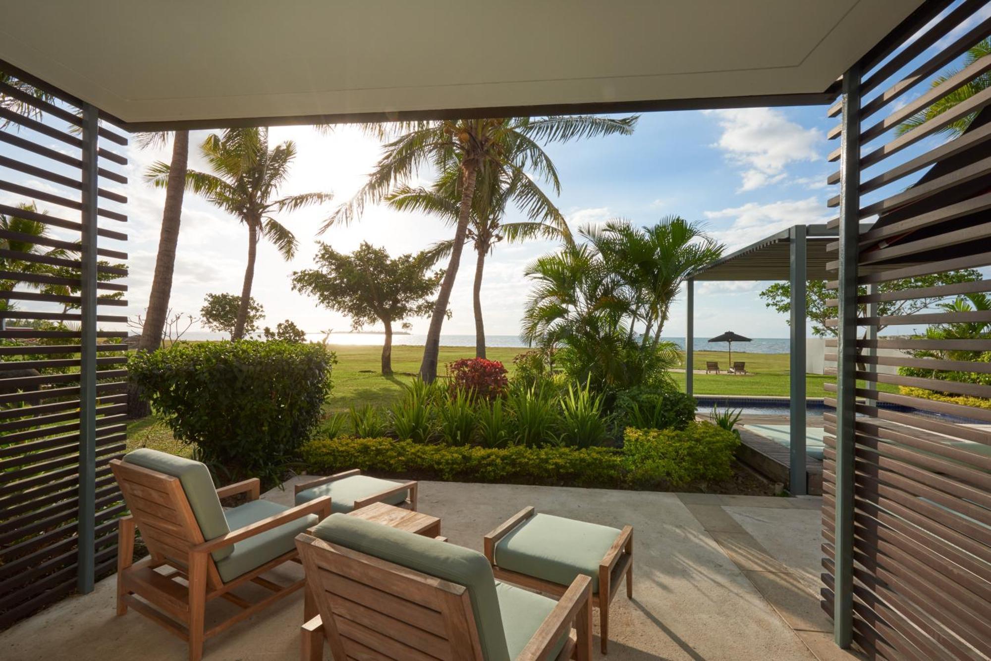Deluxe One-Bedroom Suite Beach Front