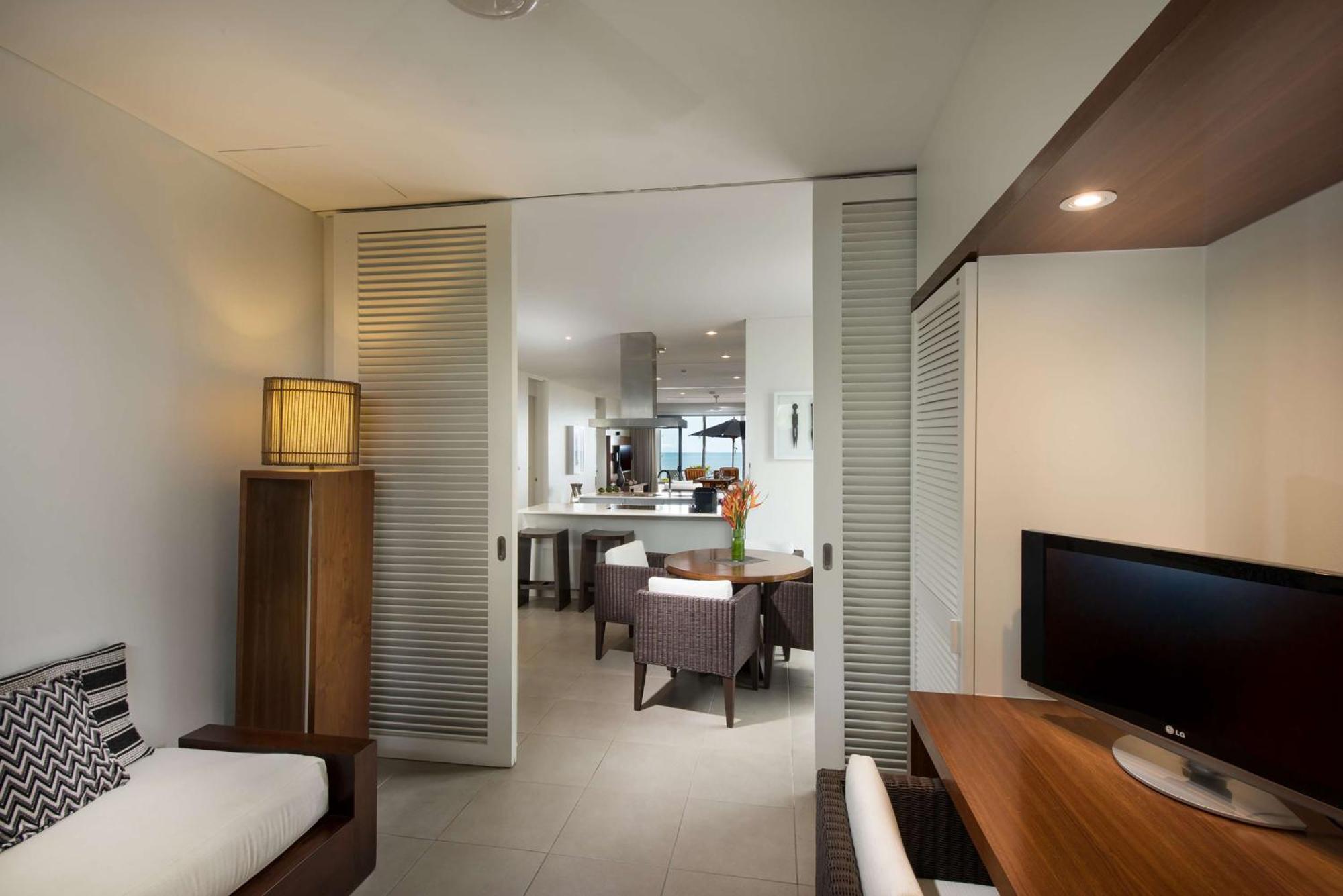 Deluxe Three-Bedroom Beach Front